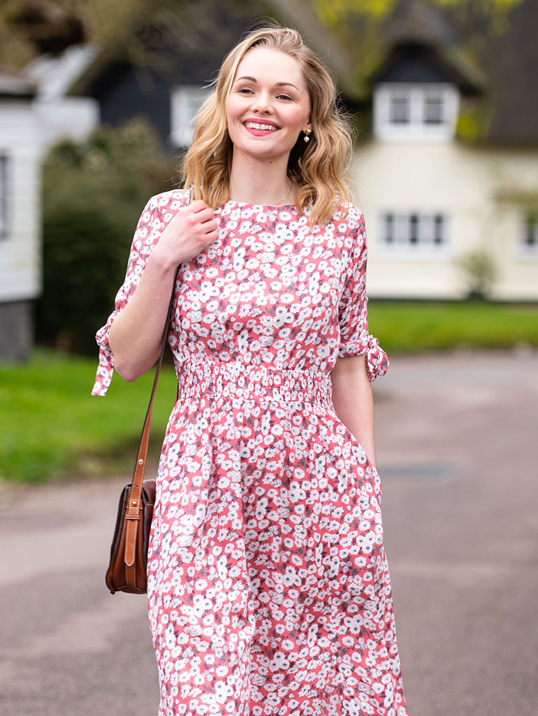 Gorgeous floral dresses you need this spring